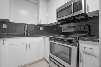 1986 Biarritz Dr in Miami Beach, FL - Building Photo - Building Photo