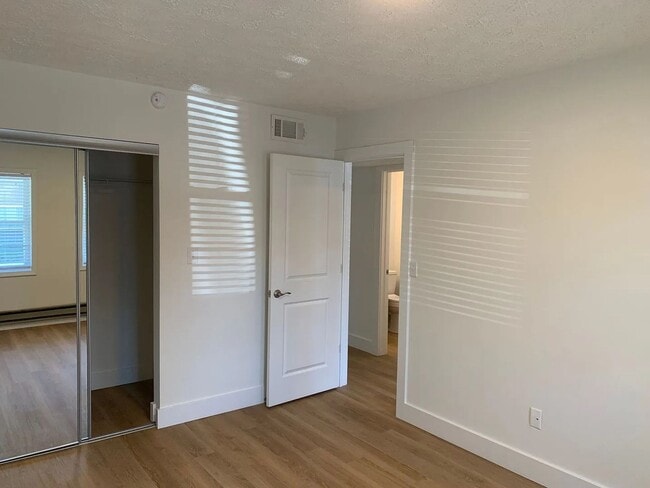 400-402 S Henderson in Bloomington, IN - Foto de edificio - Building Photo