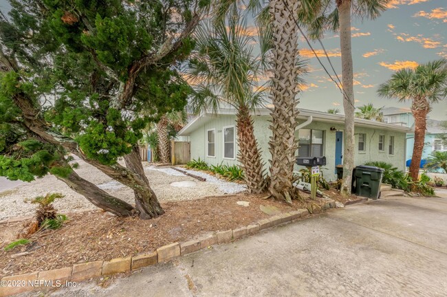 1954 Beach Ave in Atlantic Beach, FL - Foto de edificio - Building Photo