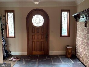 7610 Rudyard St in Falls Church, VA - Building Photo - Building Photo