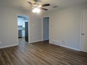 2035 San Francisco Dr in Dallas, TX - Building Photo - Building Photo