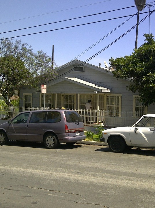 562-566 Juanita Ave in Los Angeles, CA - Foto de edificio