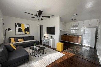 600 Springdale Rd in Austin, TX - Building Photo - Building Photo