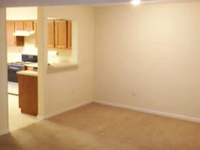 6461 Northridge Way in Morrow, GA - Foto de edificio - Building Photo