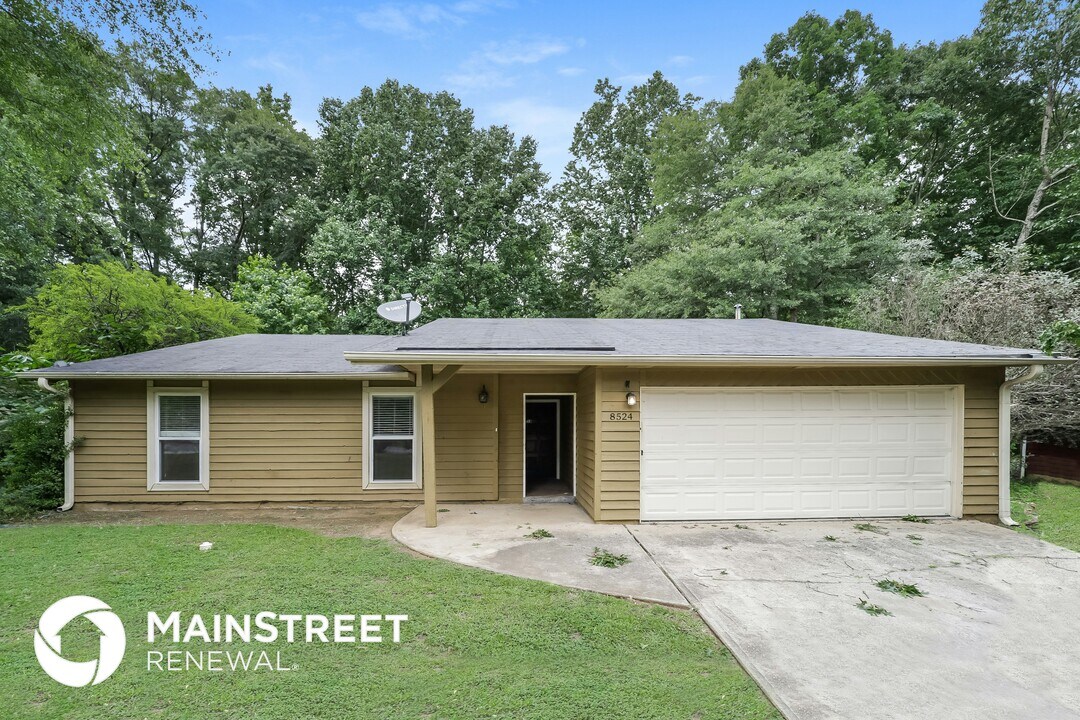 8524 Cedar Creek Ridge in Riverdale, GA - Building Photo