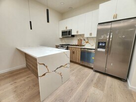 2006 Chestnut St in Philadelphia, PA - Building Photo