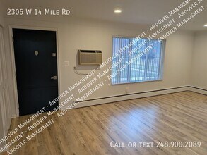 2305 W 14 Mile Rd in Royal Oak, MI - Building Photo - Building Photo