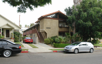 1234 Viola Ave in Glendale, CA - Building Photo - Building Photo