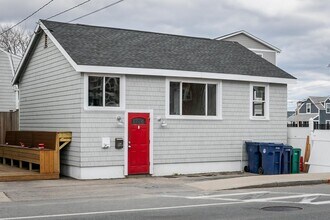 140 Ashworth Ave in Hampton, NH - Building Photo - Building Photo