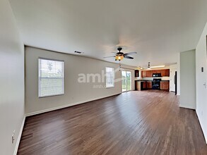 1208 Scarcroft Ln in Nashville, TN - Foto de edificio - Building Photo