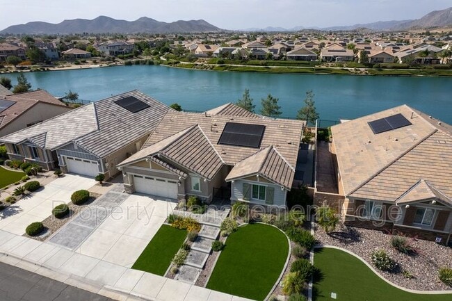29604 Starring Ln in Menifee, CA - Foto de edificio - Building Photo
