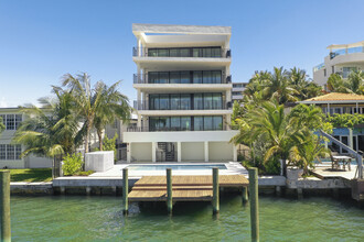 1930 Bay Dr in Miami Beach, FL - Building Photo - Building Photo