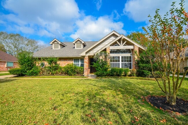 2819 Pineleaf Dr