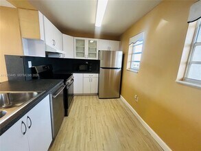 14170 SW 84th St in Miami, FL - Building Photo - Building Photo