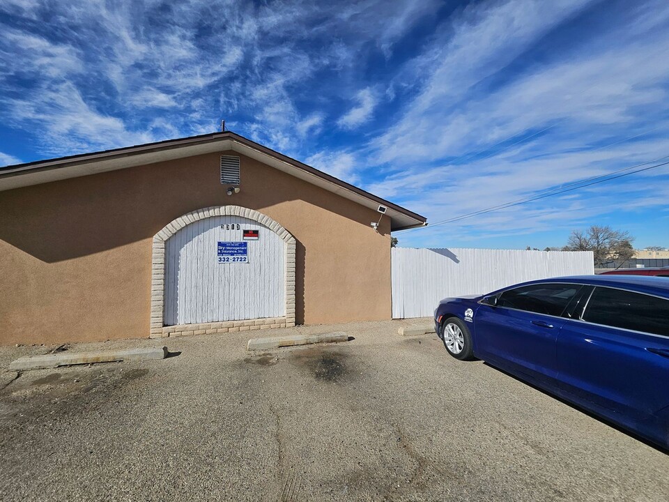 3313 Wellesley Ct NE in Albuquerque, NM - Building Photo
