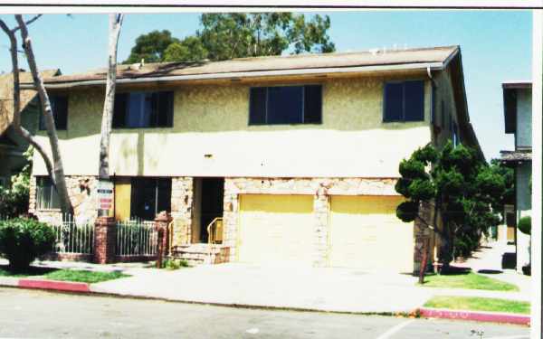 1915 E Appleton St in Long Beach, CA - Foto de edificio - Building Photo