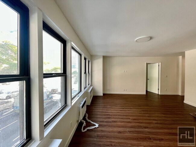 EAST 36 STREET in New York, NY - Building Photo - Building Photo