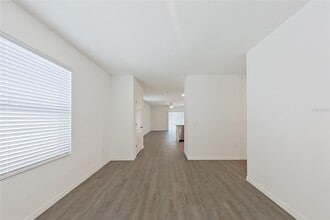 31974 Katelin Cir in Leesburg, FL - Building Photo - Building Photo