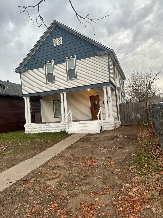 property at 1504 8th St