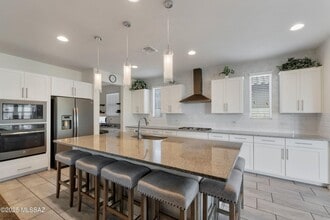 4813 W Willow Wind Way in Tucson, AZ - Building Photo - Building Photo