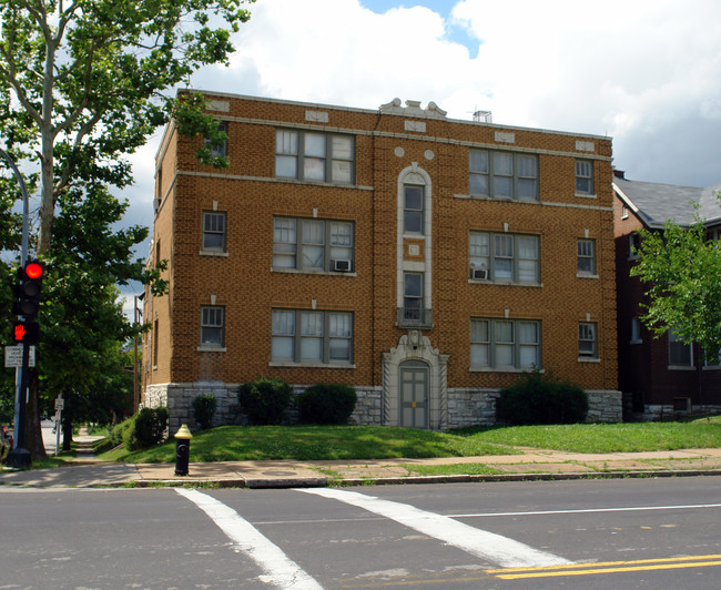 4329 S Grand Blvd in St. Louis, MO - Building Photo - Building Photo