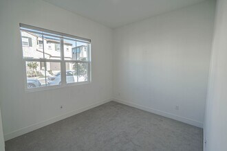 19172 Malabar St in Santa Clarita, CA - Building Photo - Building Photo