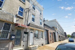 2623 Emerald St in Philadelphia, PA - Building Photo