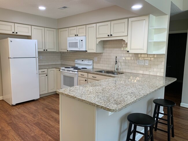 property at 2756 victory ct
