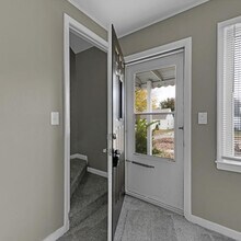 9082 Louise St in Livonia, MI - Building Photo - Building Photo