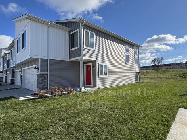 9788 Crestview Dr in Waukee, IA - Building Photo - Building Photo