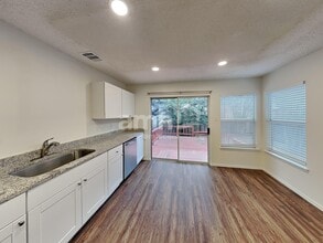 2407 Canyon Rim in San Antonio, TX - Building Photo - Building Photo