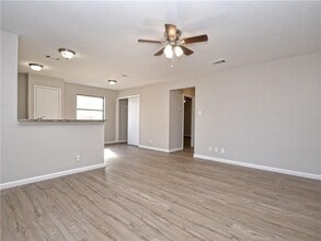5502 Rose Hill Cir in Austin, TX - Building Photo - Building Photo
