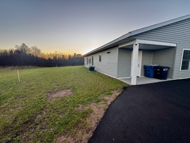 10002 Aspen Ln in Hayward, WI - Building Photo - Building Photo