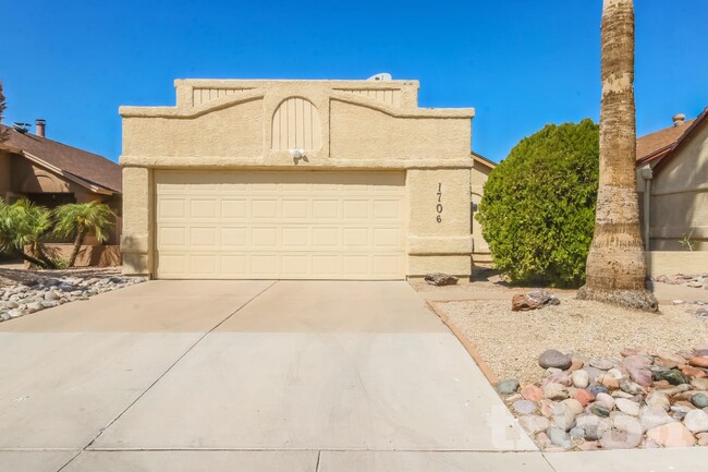 property at 1706 N Comanche Dr