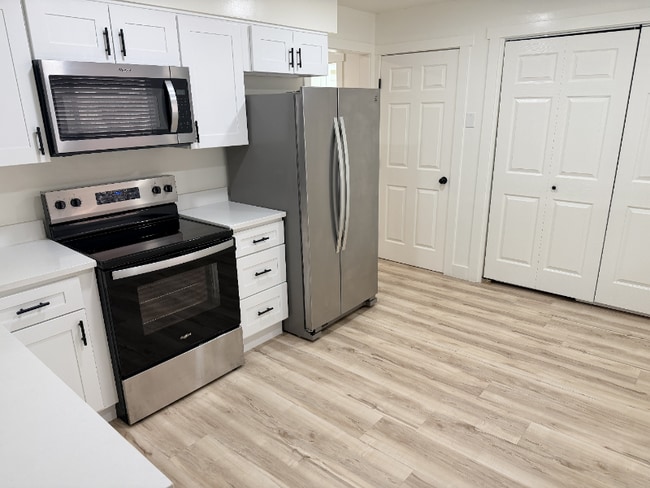 208 Ogden Canyon Rd in Ogden, UT - Foto de edificio - Building Photo