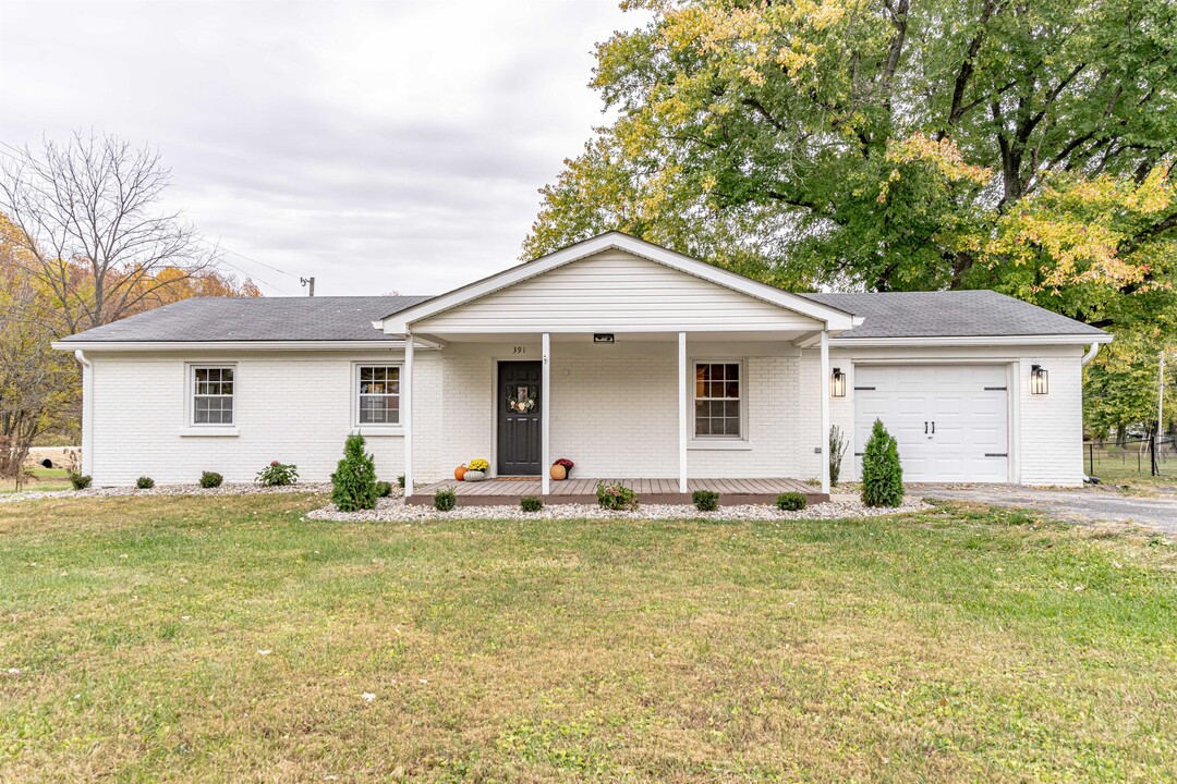 391 Tunnel Hill Rd in Elizabethtown, KY - Building Photo