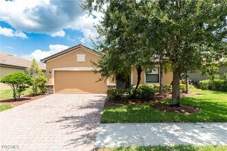 2769 Via Piazza Loop in Ft. Myers, FL - Building Photo - Building Photo