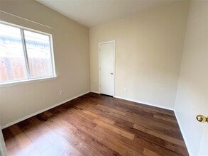 109 Cavalry Trail in Elgin, TX - Building Photo - Building Photo