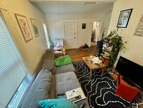 53 Elm St, Unit 3 in Somerville, MA - Building Photo - Building Photo