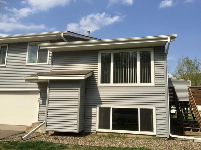 property at 16199 Flagstaff Ct S