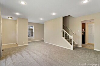 2336 Old Kings Ct in Schaumburg, IL - Building Photo - Building Photo
