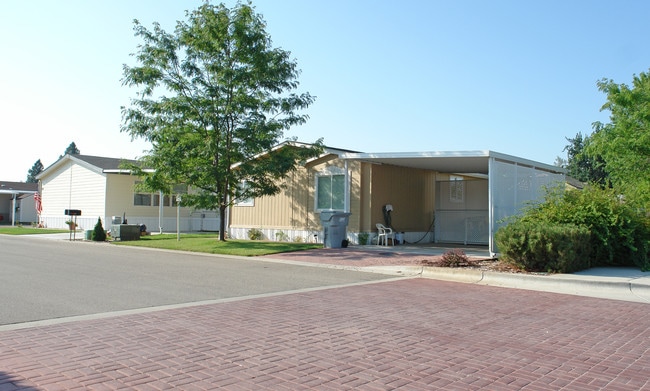 Waterfront Park in Garden City, ID - Foto de edificio - Building Photo