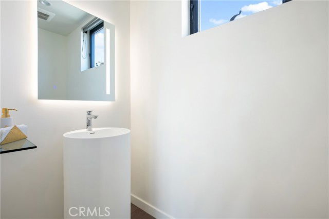 823 N Fuller Ave in West Hollywood, CA - Building Photo - Building Photo