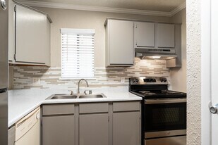 Valley Ridge Apartments in El Paso, TX - Building Photo