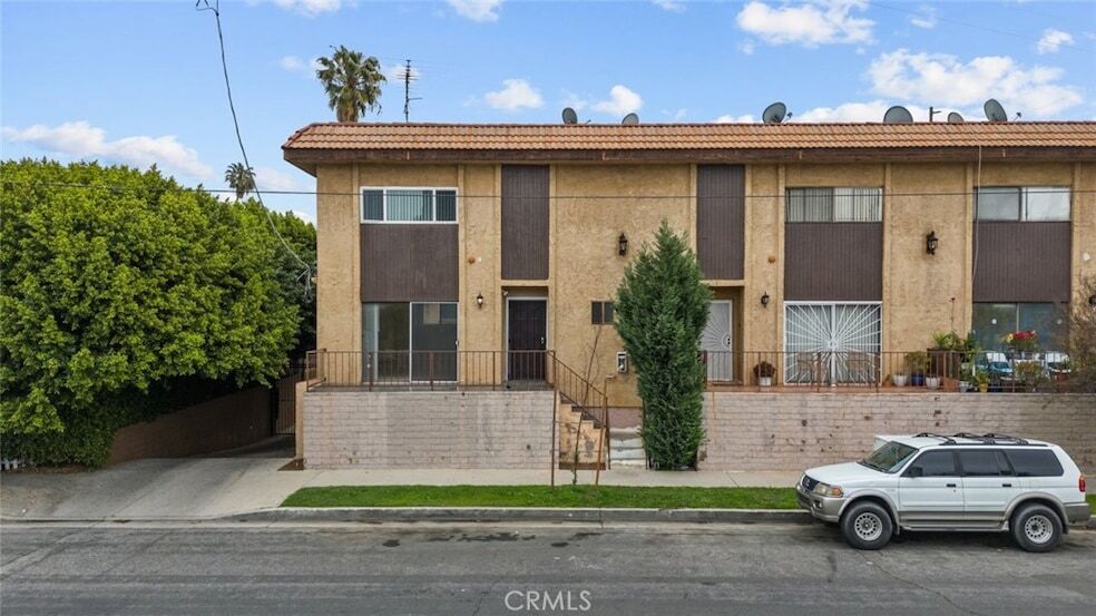 13861 Vanowen St, Unit 1 in Los Angeles, CA - Building Photo