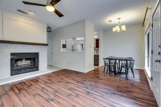 908 Poplar St in Austin, TX - Foto de edificio - Building Photo