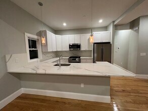 78 Pearl St, Unit 1 in Boston, MA - Foto de edificio - Building Photo