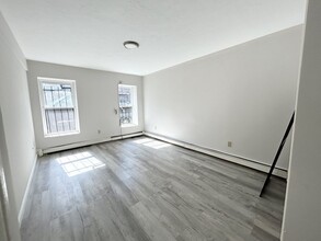 725 Parker St, Unit 2 in Boston, MA - Building Photo - Building Photo