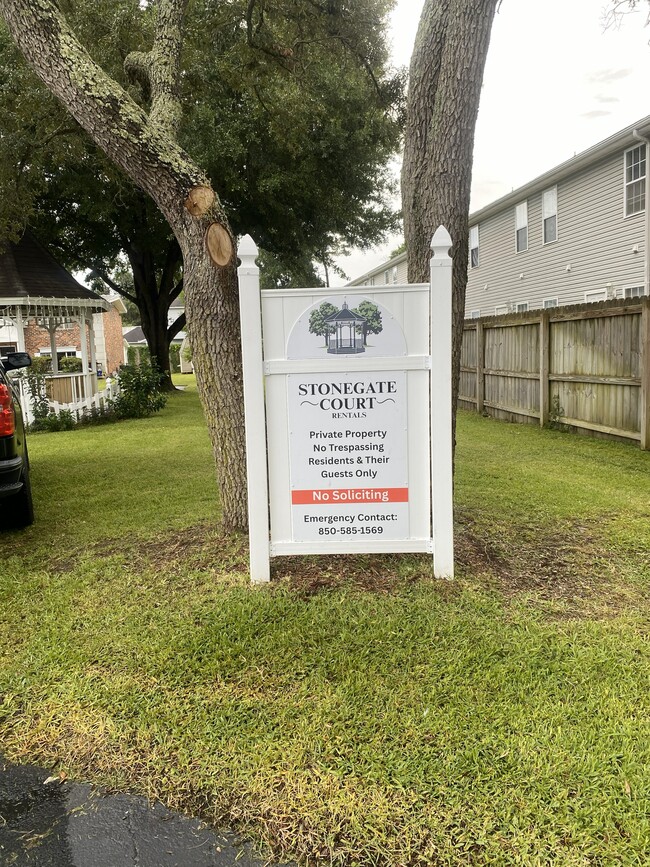 824 Stonegate Ct in Fort Walton Beach, FL - Building Photo - Building Photo