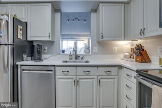 545 E Braddock Rd in Alexandria, VA - Building Photo - Building Photo